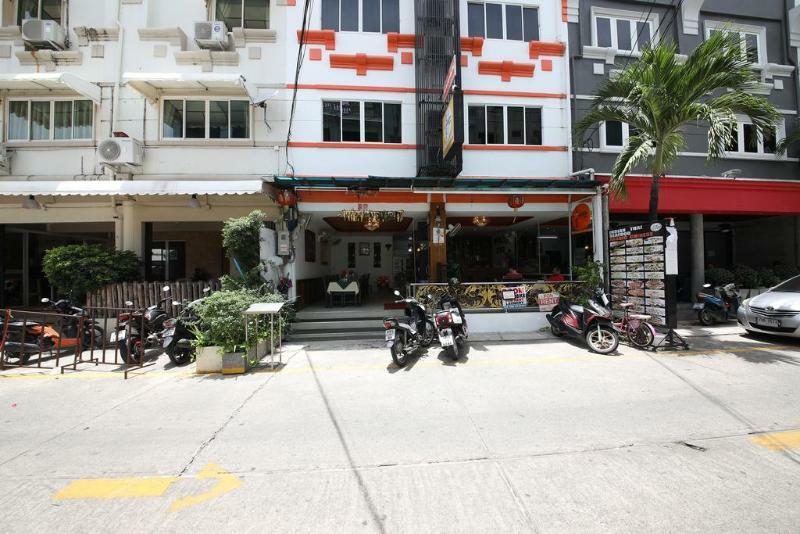 Oyo 126 Station House Hotel 2*